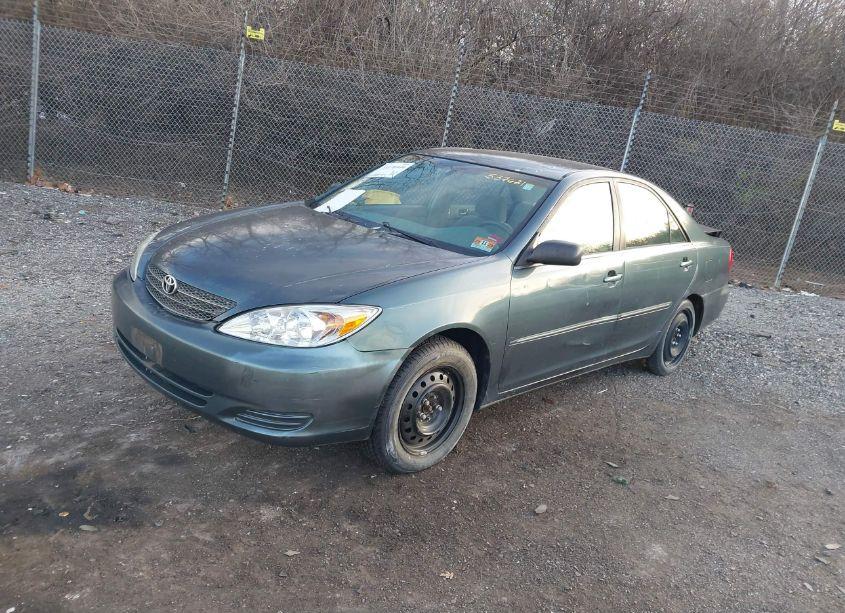 Photo 2 of 2002 Toyota Camry XLE (VIN 4T1BE32K62U537621)