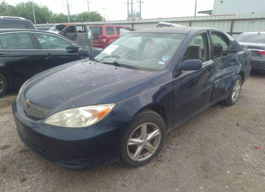 Photo 2 of 2002 Toyota Camry LE (VIN 4T1BE32K62U539580)