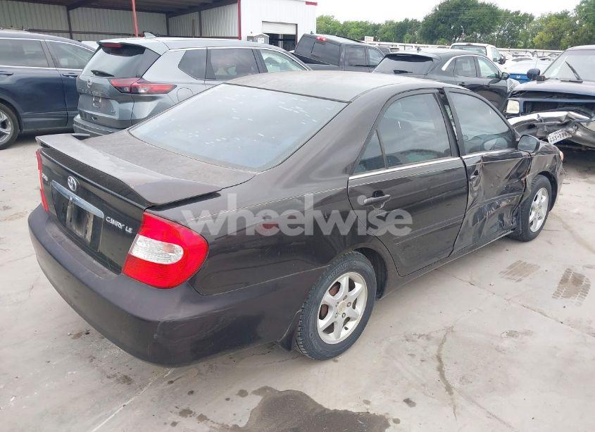 Photo 4 of 2002 Toyota Camry LE (VIN 4T1BE32K62U556640)