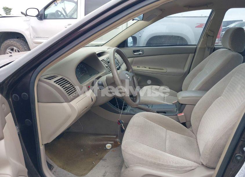 Photo 5 of 2002 Toyota Camry LE (VIN 4T1BE32K62U556640)