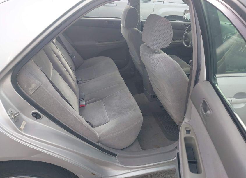 Photo 8 of 2002 Toyota Camry LE (VIN 4T1BE32K62U565502)