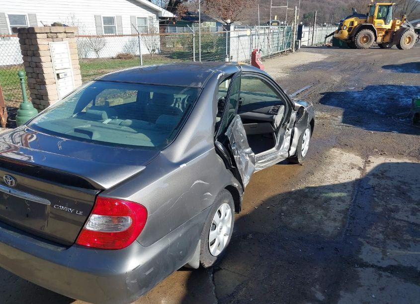 Photo 18 of 2002 Toyota Camry LE (VIN 4T1BE32K62U595454)