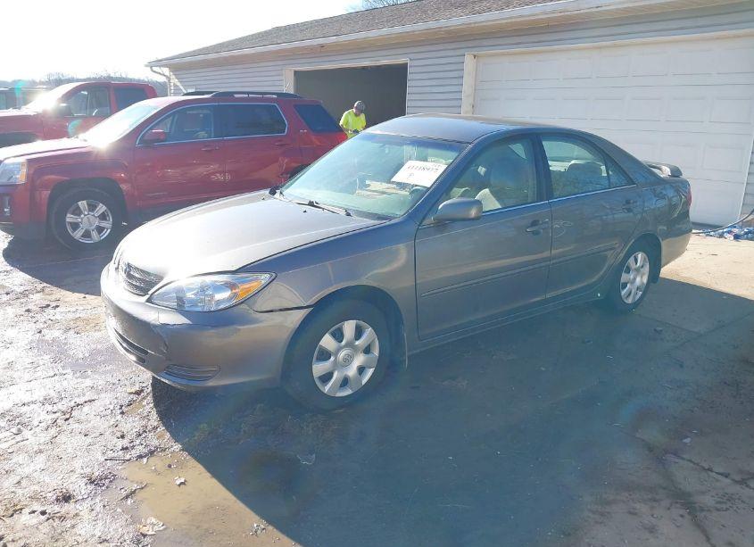 Photo 2 of 2002 Toyota Camry LE (VIN 4T1BE32K62U595454)