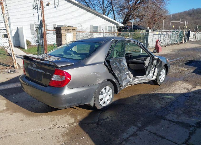 Photo 4 of 2002 Toyota Camry LE (VIN 4T1BE32K62U595454)