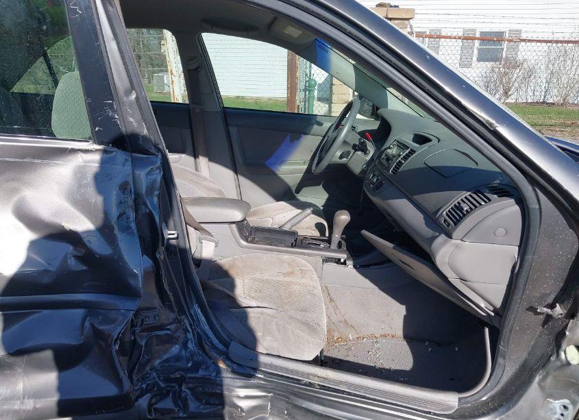 Photo 5 of 2002 Toyota Camry LE (VIN 4T1BE32K62U595454)