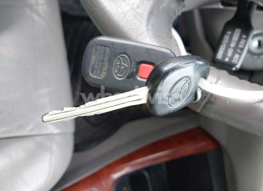 Photo 11 of 2002 Toyota Camry XLE (VIN 4T1BE32K62U608221)