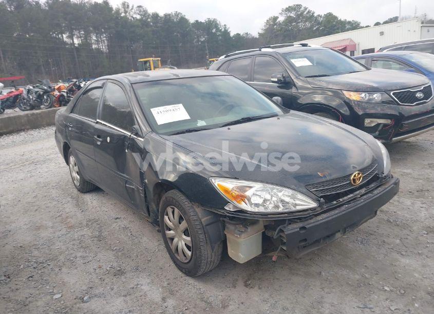 2002 Toyota Camry LE (VIN 4T1BE32K62U621003) main photo