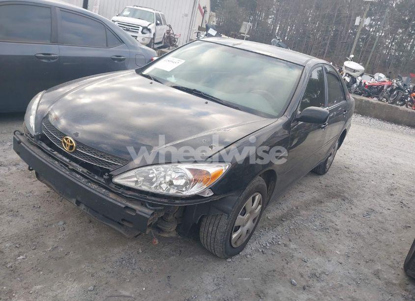 Photo 2 of 2002 Toyota Camry LE (VIN 4T1BE32K62U621003)