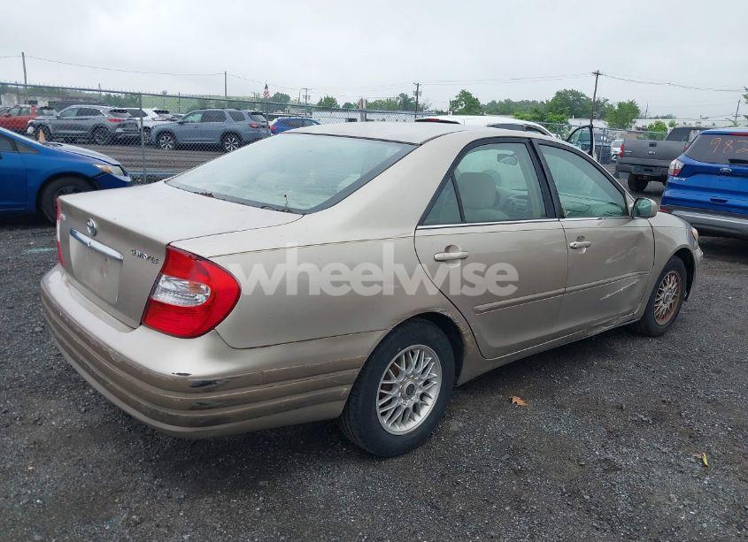 Photo 4 of 2003 Toyota Camry LE (VIN 4T1BE32K63U127628)