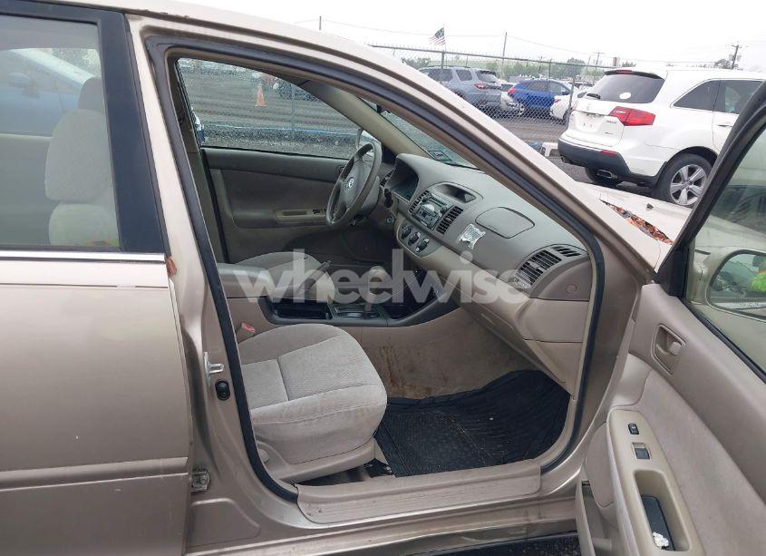 Photo 5 of 2003 Toyota Camry LE (VIN 4T1BE32K63U127628)