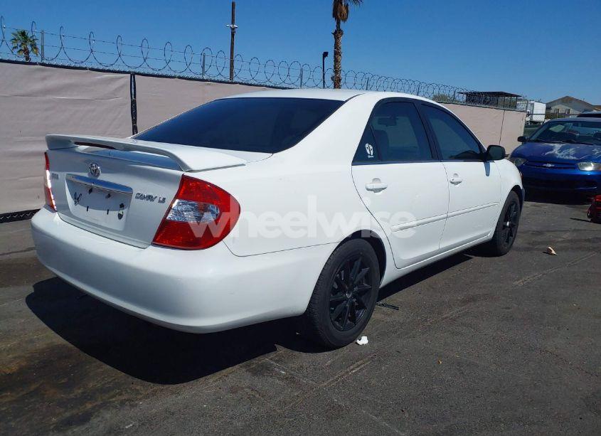 Photo 4 of 2003 Toyota Camry LE (VIN 4T1BE32K63U154389)