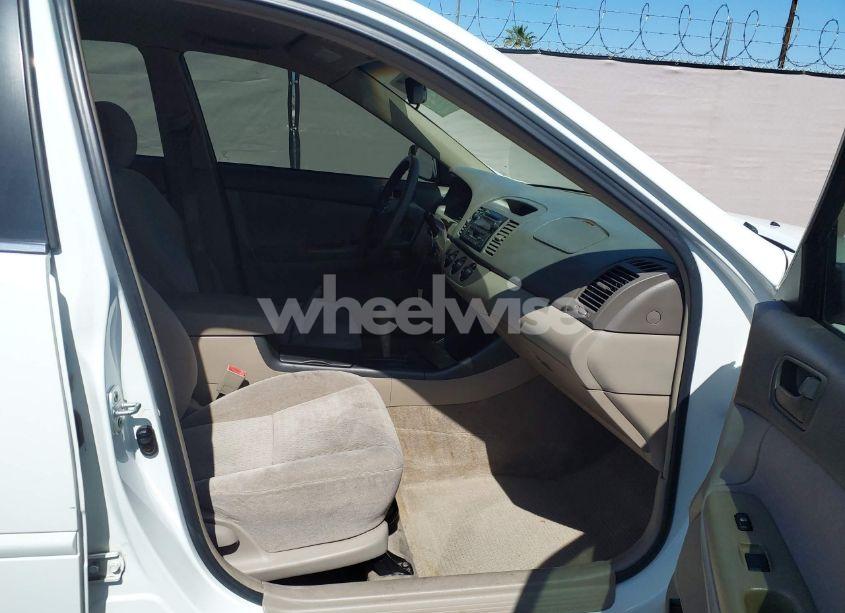 Photo 5 of 2003 Toyota Camry LE (VIN 4T1BE32K63U154389)