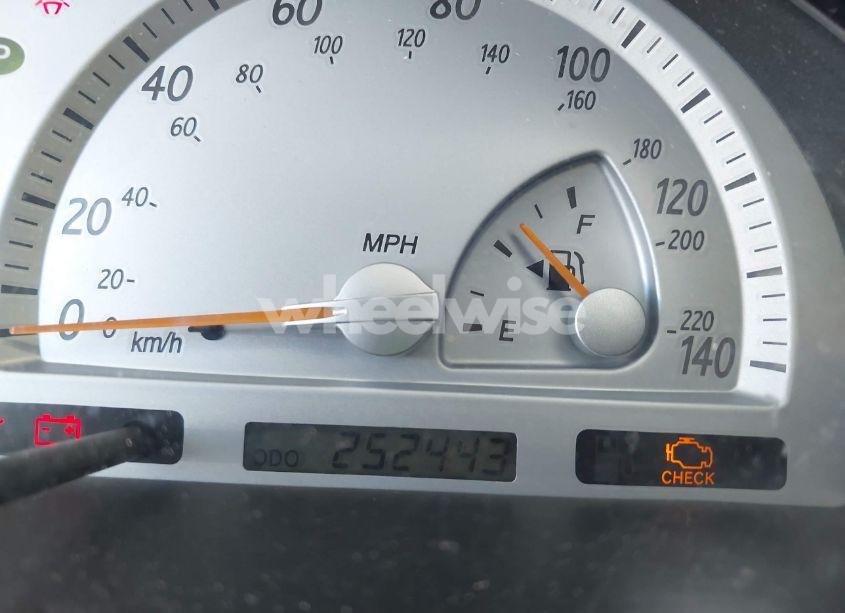 Photo 7 of 2003 Toyota Camry SE (VIN 4T1BE32K63U166896)