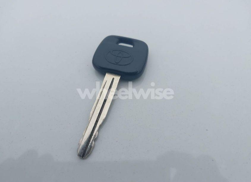 Photo 11 of 2003 Toyota Camry LE (VIN 4T1BE32K63U174903)