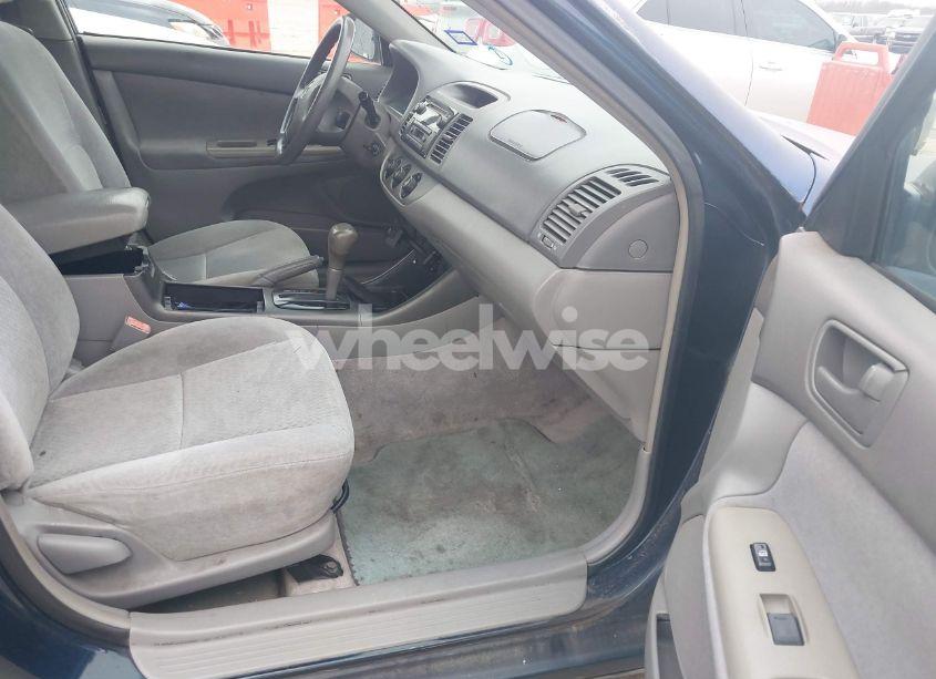 Photo 5 of 2003 Toyota Camry LE (VIN 4T1BE32K63U174903)