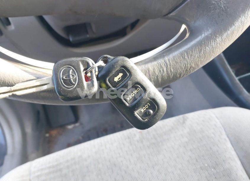 Photo 11 of 2003 Toyota Camry LE (VIN 4T1BE32K63U186954)