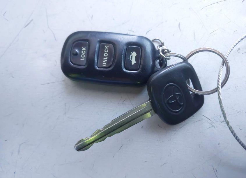 Photo 11 of 2003 Toyota Camry LE (VIN 4T1BE32K63U227521)