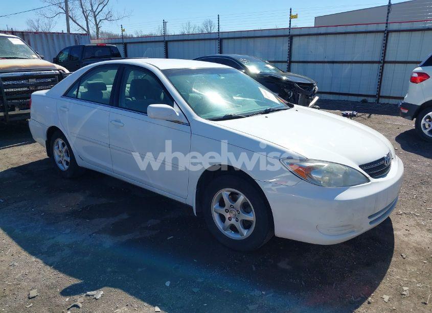 2003 Toyota Camry LE (VIN 4T1BE32K63U249910) main photo