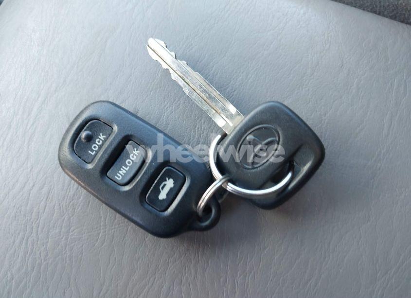 Photo 11 of 2003 Toyota Camry LE (VIN 4T1BE32K63U249910)