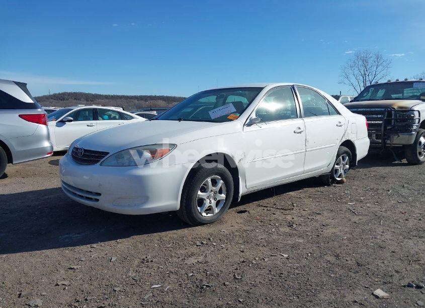 Photo 2 of 2003 Toyota Camry LE (VIN 4T1BE32K63U249910)