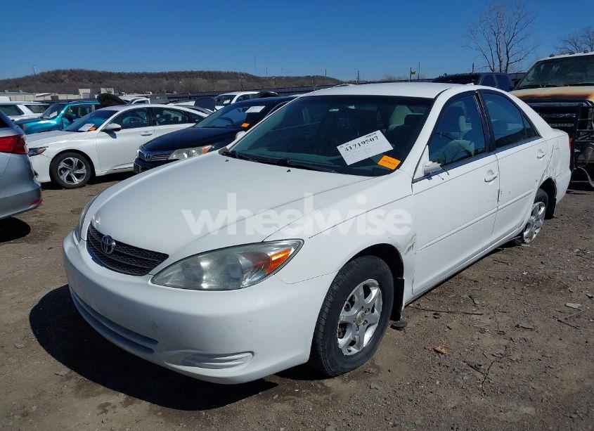 Photo 6 of 2003 Toyota Camry LE (VIN 4T1BE32K63U249910)