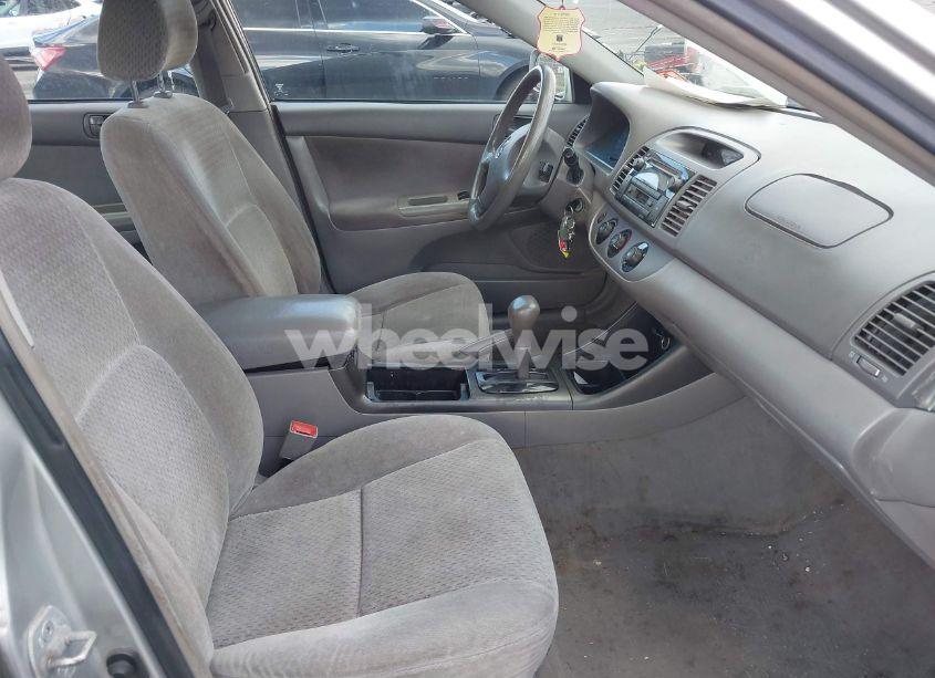 Photo 5 of 2003 Toyota Camry LE (VIN 4T1BE32K63U655864)