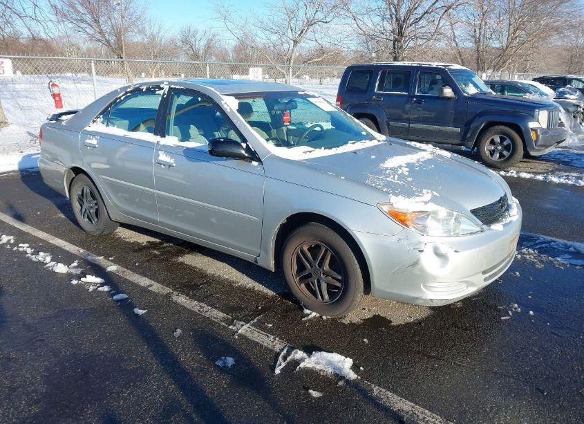 2003 Toyota Camry LE (VIN 4T1BE32K63U687195) main photo