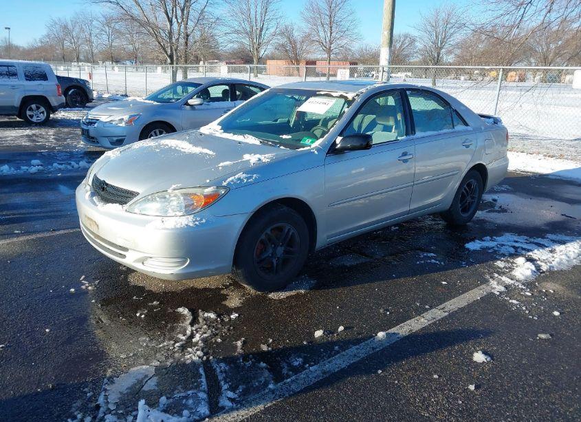 Photo 2 of 2003 Toyota Camry LE (VIN 4T1BE32K63U687195)