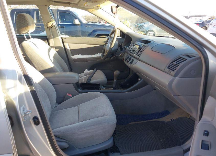 Photo 5 of 2003 Toyota Camry LE (VIN 4T1BE32K63U687195)