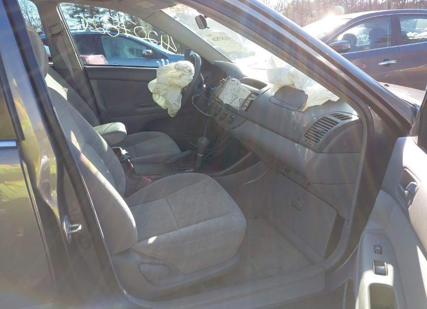 Photo 5 of 2003 Toyota Camry LE (VIN 4T1BE32K63U691439)