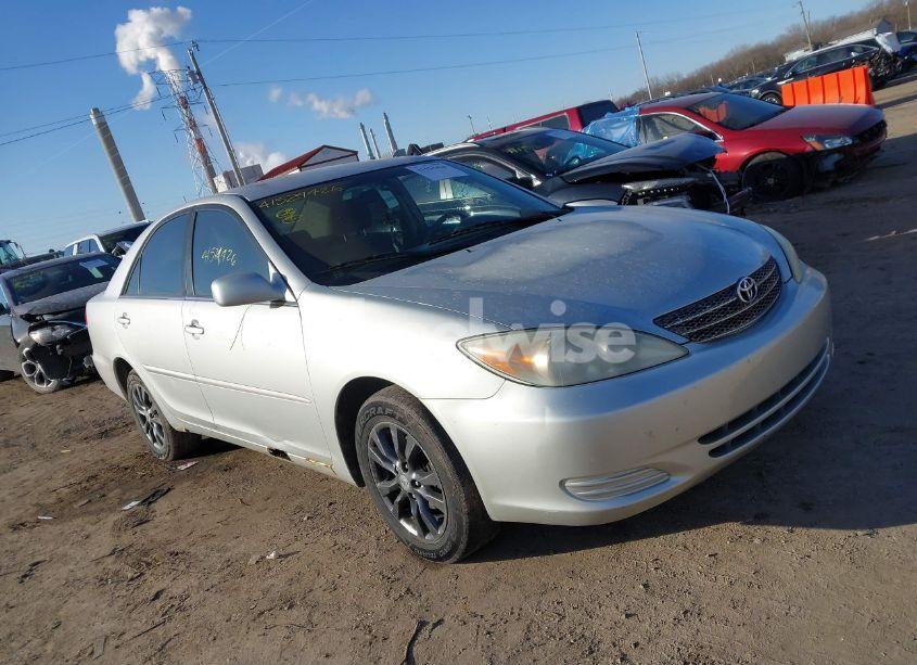 2003 Toyota Camry LE (VIN 4T1BE32K63U696446) main photo