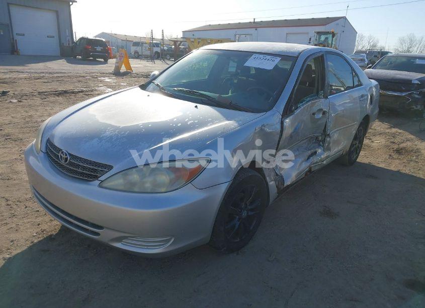 Photo 2 of 2003 Toyota Camry LE (VIN 4T1BE32K63U696446)