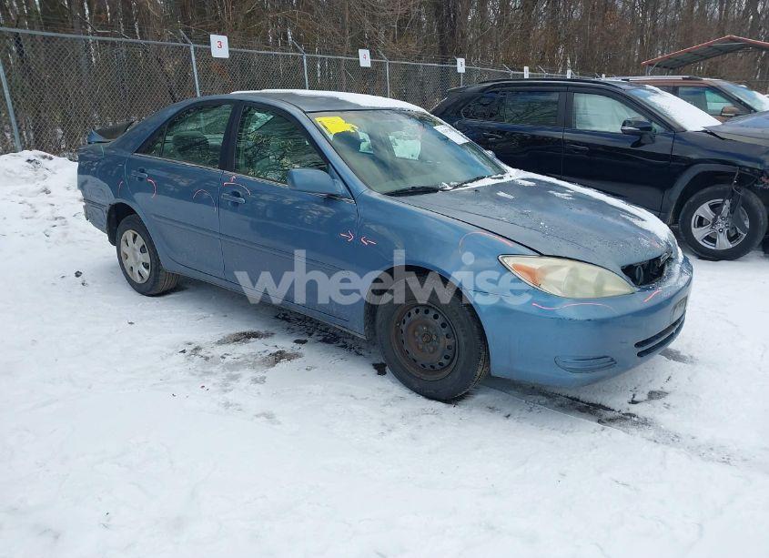 2003 Toyota Camry LE (VIN 4T1BE32K63U696544) main photo