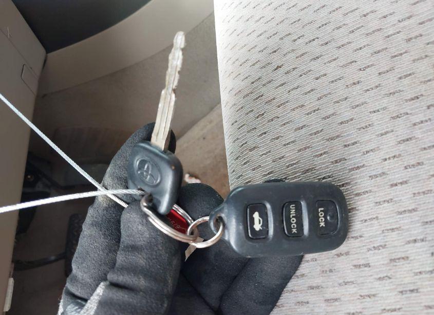 Photo 11 of 2003 Toyota Camry LE (VIN 4T1BE32K63U716646)