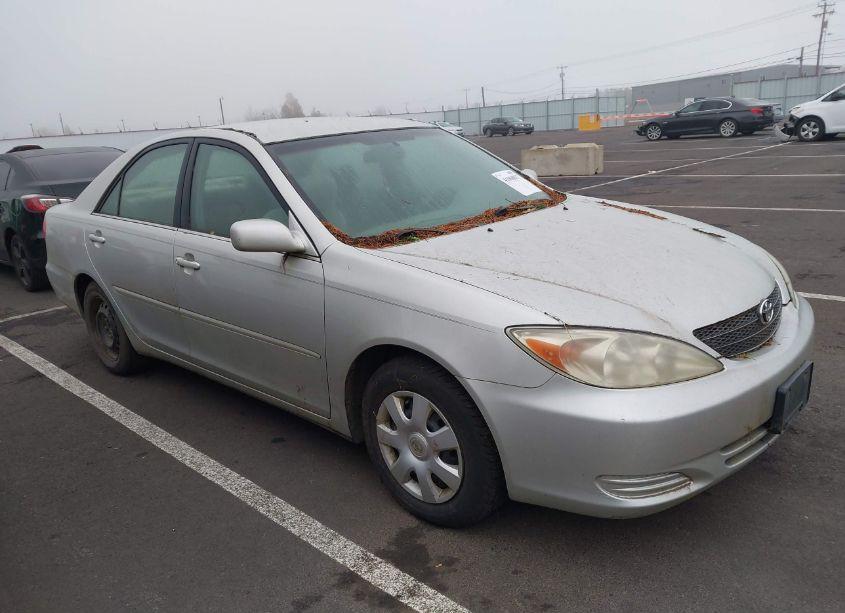 2003 Toyota Camry LE (VIN 4T1BE32K63U722852) main photo
