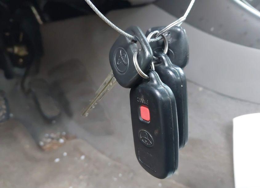 Photo 11 of 2003 Toyota Camry LE (VIN 4T1BE32K63U722852)