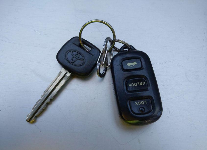 Photo 11 of 2003 Toyota Camry LE (VIN 4T1BE32K63U739523)