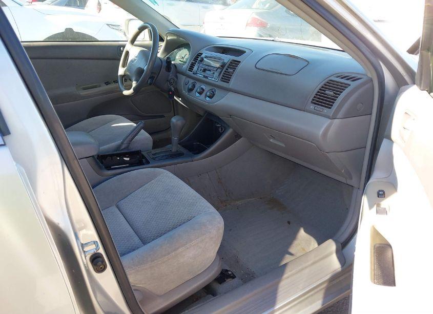 Photo 5 of 2003 Toyota Camry LE (VIN 4T1BE32K63U739523)