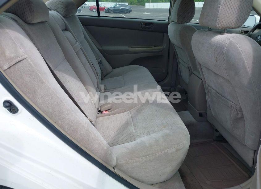 Photo 8 of 2004 Toyota Camry LE (VIN 4T1BE32K64U277496)