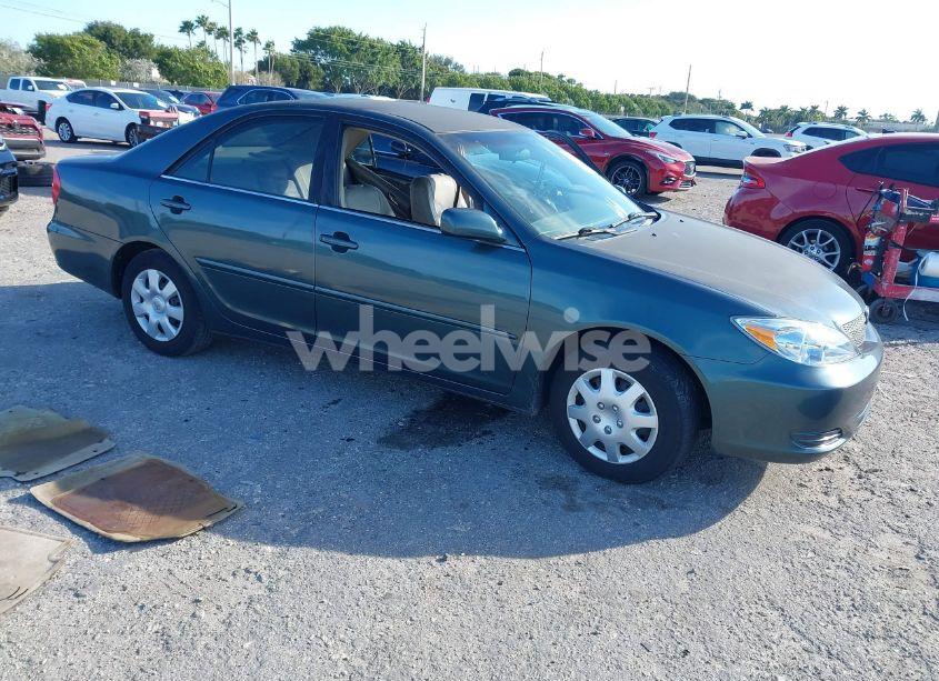 2004 Toyota Camry LE (VIN 4T1BE32K64U286277) main photo