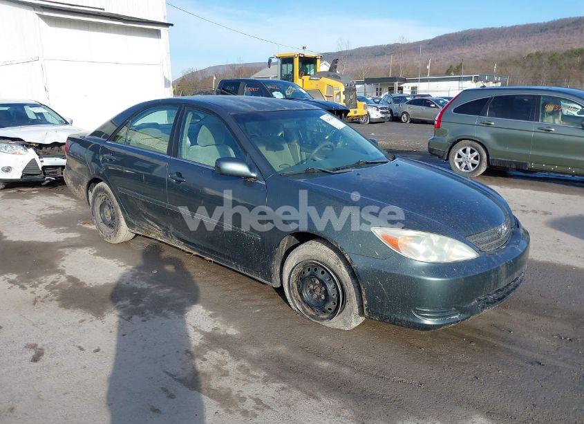 2004 Toyota Camry LE (VIN 4T1BE32K64U289762) main photo