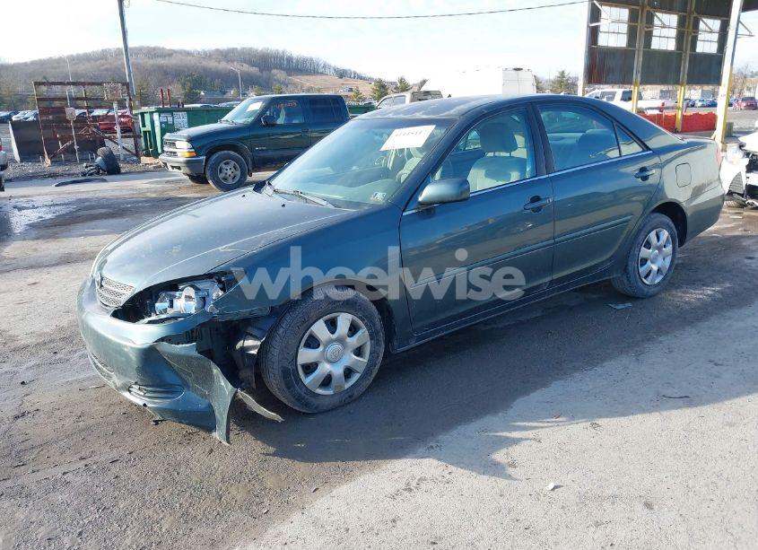 Photo 2 of 2004 Toyota Camry LE (VIN 4T1BE32K64U289762)