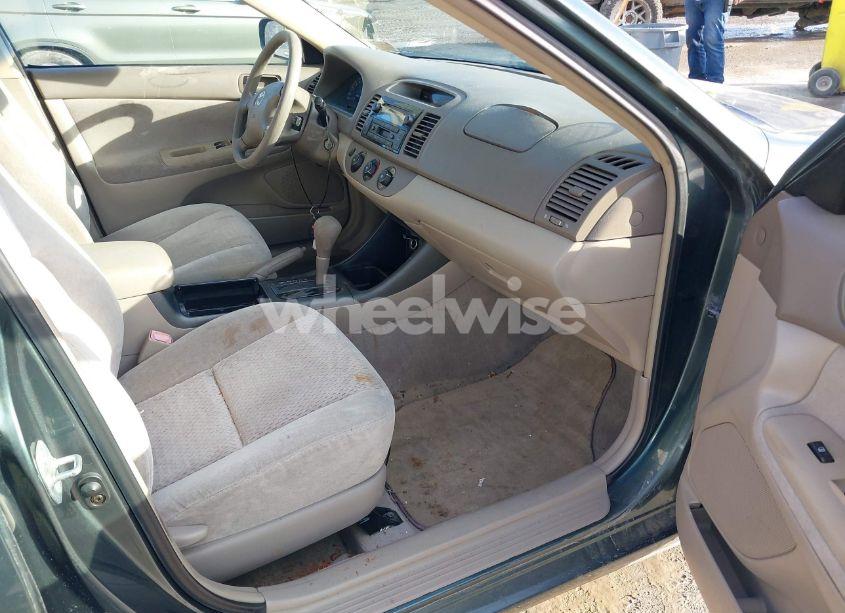 Photo 5 of 2004 Toyota Camry LE (VIN 4T1BE32K64U289762)