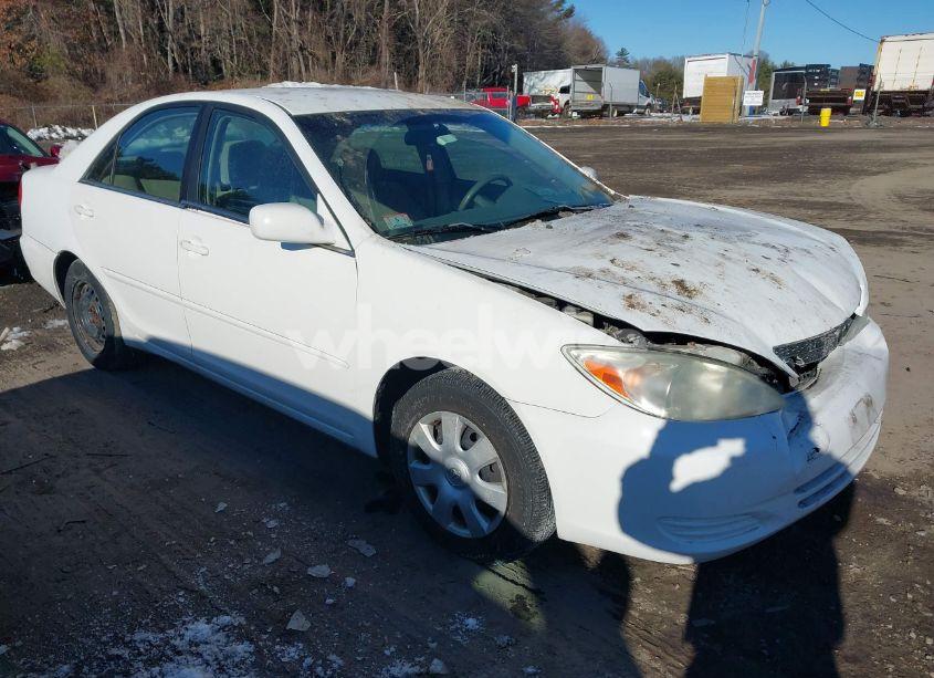 2004 Toyota Camry LE (VIN 4T1BE32K64U314885) main photo