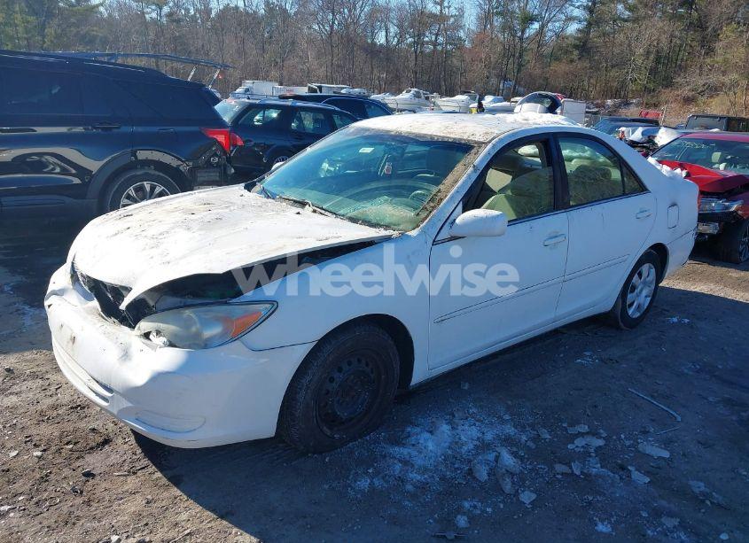Photo 2 of 2004 Toyota Camry LE (VIN 4T1BE32K64U314885)