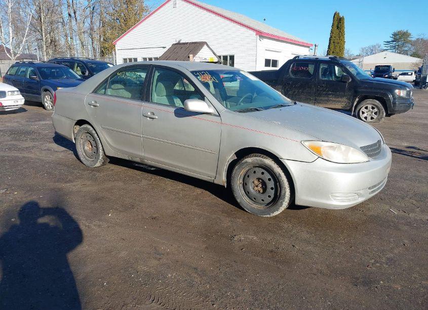 2004 Toyota Camry LE (VIN 4T1BE32K64U334568) main photo