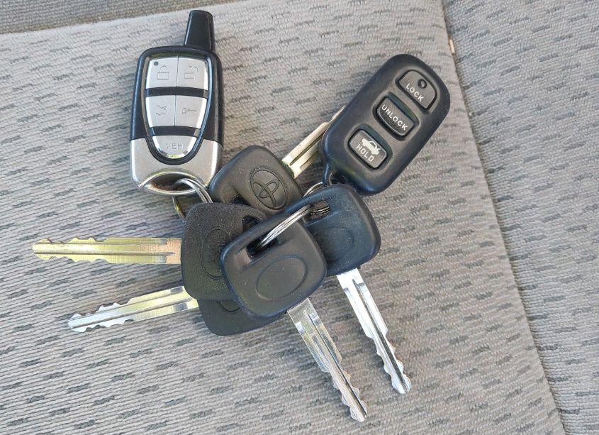 Photo 11 of 2004 Toyota Camry LE (VIN 4T1BE32K64U334568)