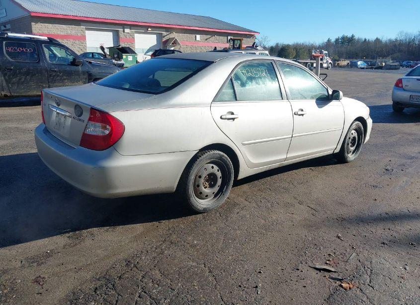 Photo 4 of 2004 Toyota Camry LE (VIN 4T1BE32K64U334568)