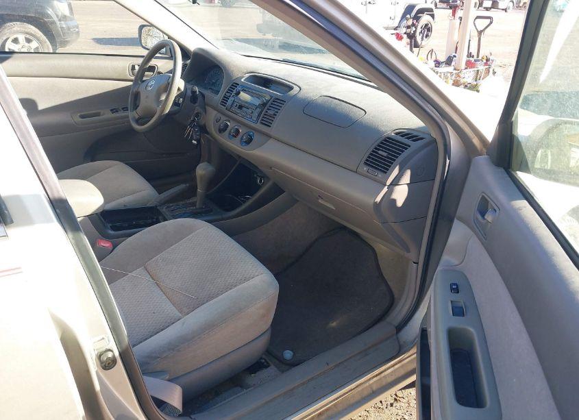 Photo 5 of 2004 Toyota Camry LE (VIN 4T1BE32K64U334568)