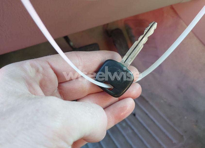 Photo 11 of 2004 Toyota Camry LE (VIN 4T1BE32K64U343500)